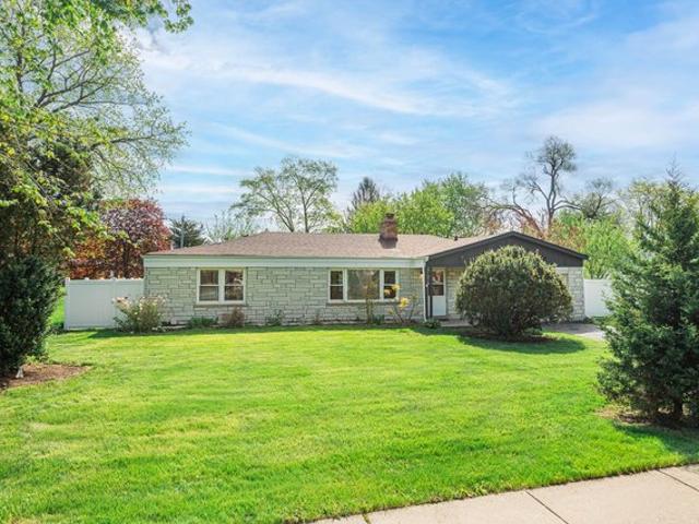 House for sale in Arlington Heights, Illinois