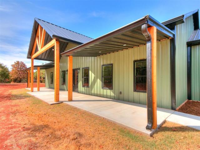 House for sale in Dibble, McClain County