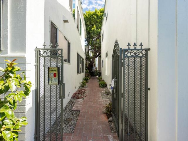 Apartment for rent in Santa Monica, California