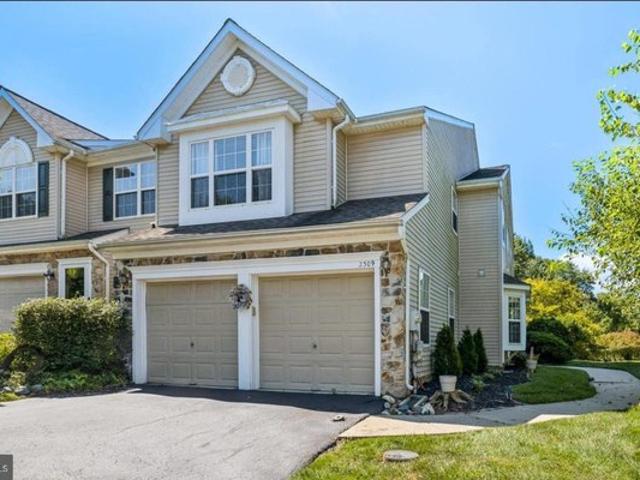 Townhouse for sale in Chester, Pennsylvania