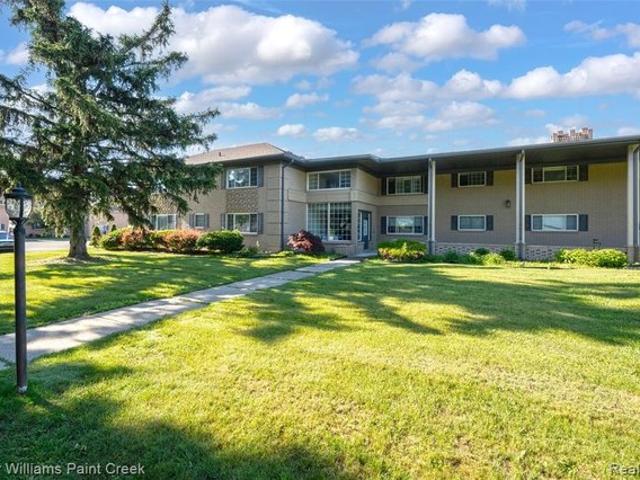 Condo for sale in Rochester Hills, Michigan