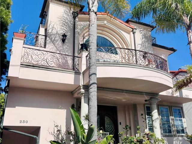 Townhouse for sale in Hermosa Beach, California