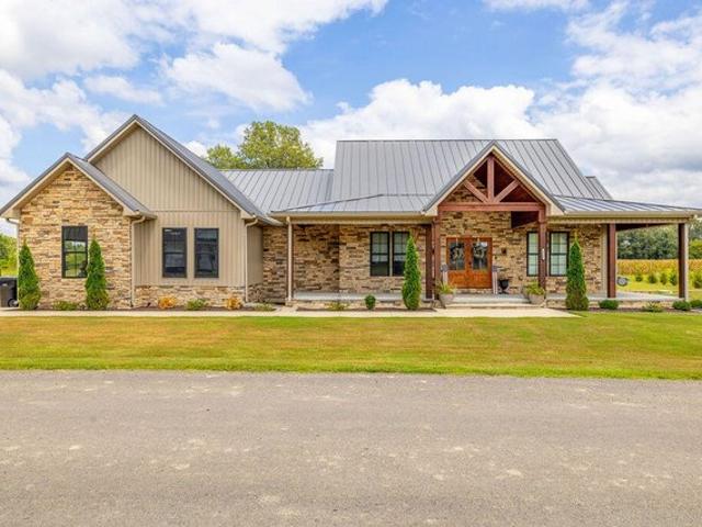House for sale in Mayfield, Kentucky