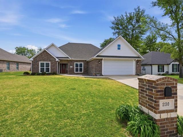 House for sale in Pottsboro, Texas