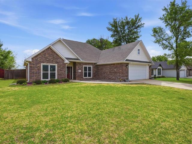House for sale in Pottsboro, Texas