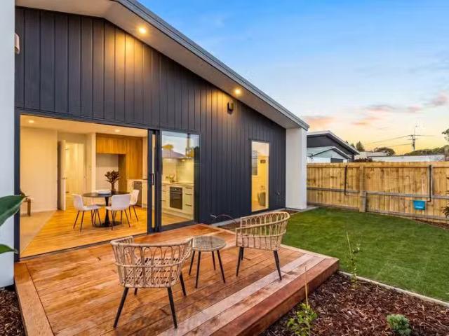 House for sale in Chaslands, Canterbury