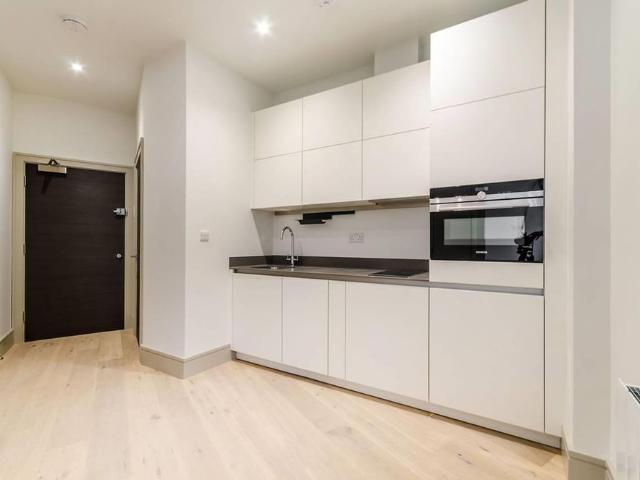 Studio for rent in London Borough of Merton, Greater London