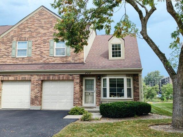 Townhouse for sale in Carlton Court, Westmont