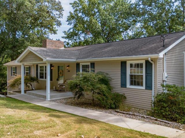 House for sale in Indian Hills, Eddyville