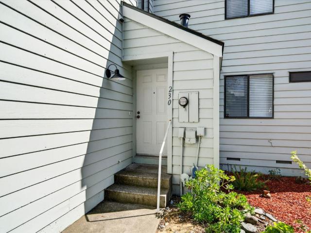 Townhouse for sale in Windsor, California