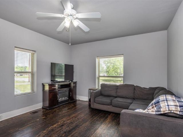 House for sale in Lindsay, Texas