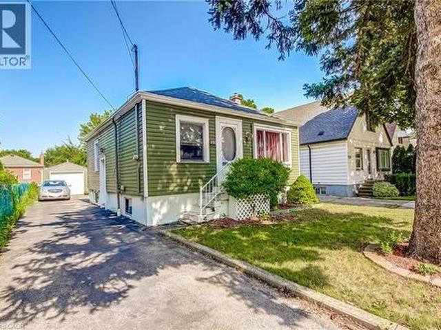 House for sale in Ancaster, Ontario