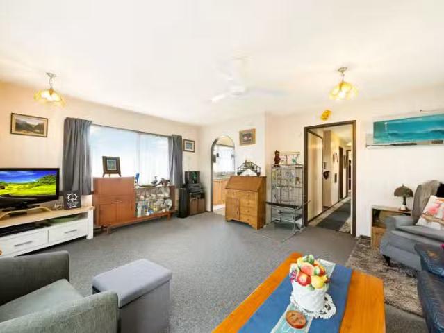 House for sale in Wairau Valley