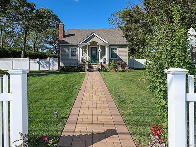 House for sale in Bohemia, New York