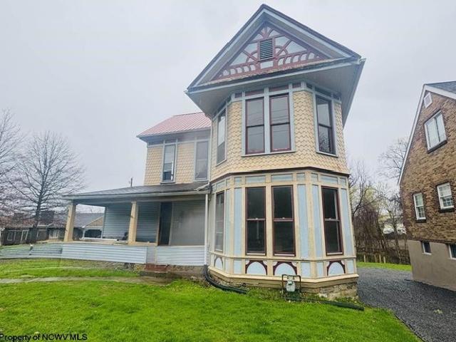 House for sale in Fairmont, West Virginia