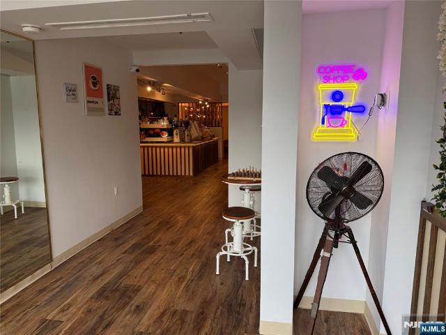 Commercial for sale in Fort Lee, New Jersey