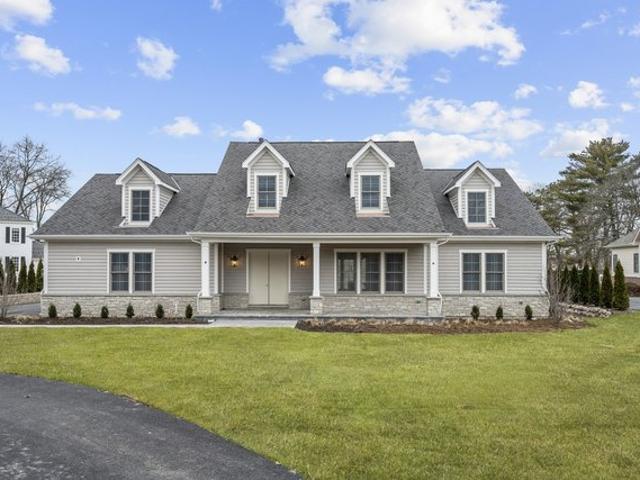 House for sale in Lake Forest, Lake County
