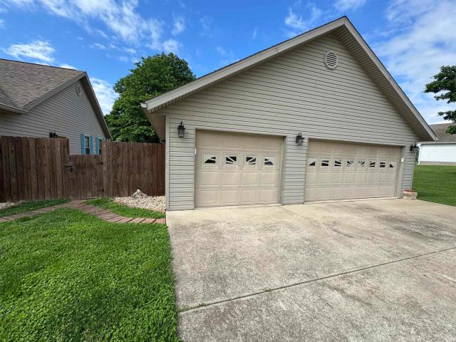 House for sale in Bedford, Indiana