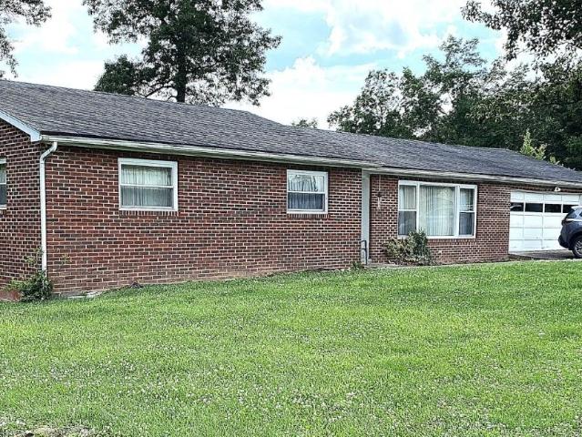 House for sale in Gandeeville, West Virginia