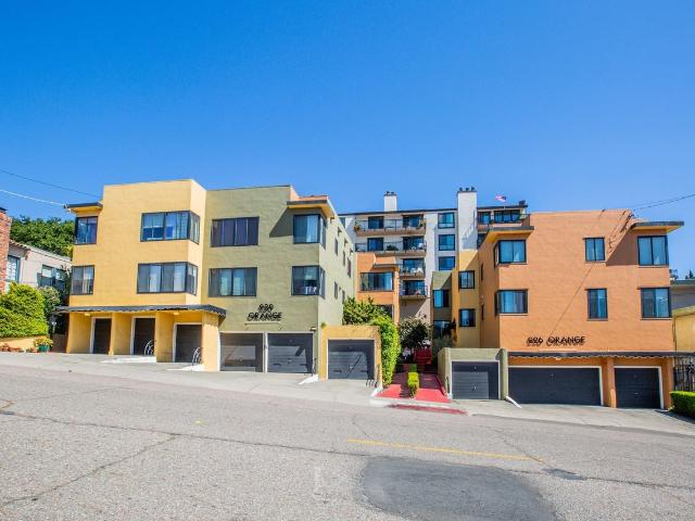 Apartment for rent in Westlake, Oakland