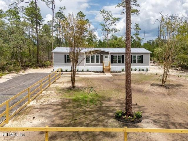 House for sale in Florahome, Florida