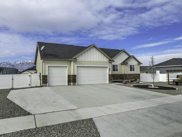 House for sale in Grantsville, Utah