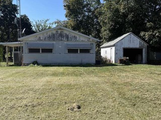 House for sale in Roseville, Illinois