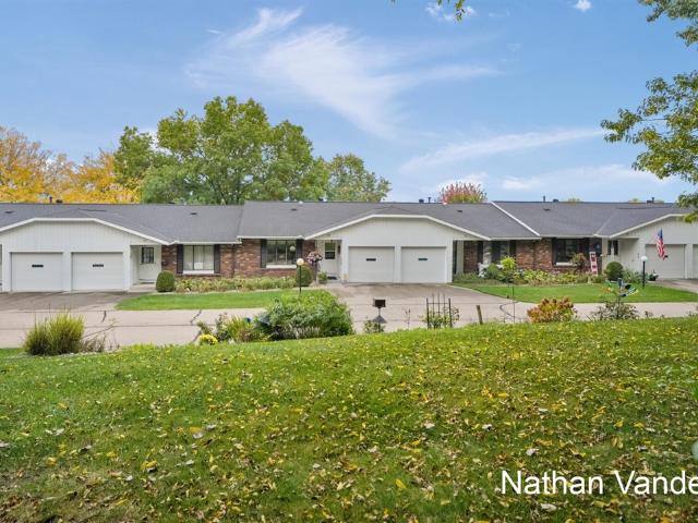 Condo for sale in Crestwood Village, Zeeland
