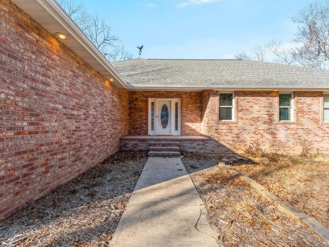 House for sale in Stone, Missouri