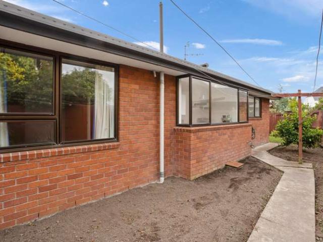 House for sale in Chaslands, Canterbury