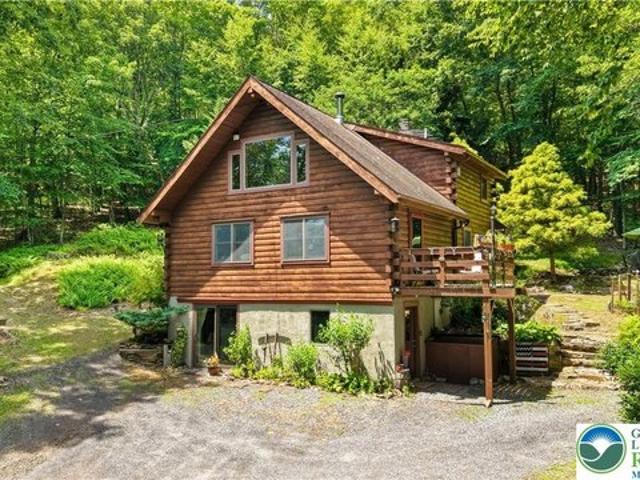 House for sale in Carbon, Pennsylvania