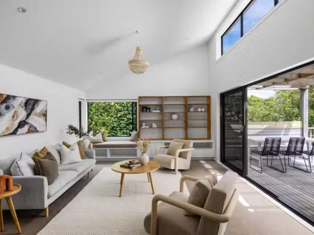 House for sale in Paremoremo, Oroua County