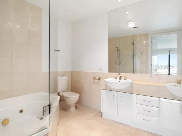 Apartment for rent in East Melbourne