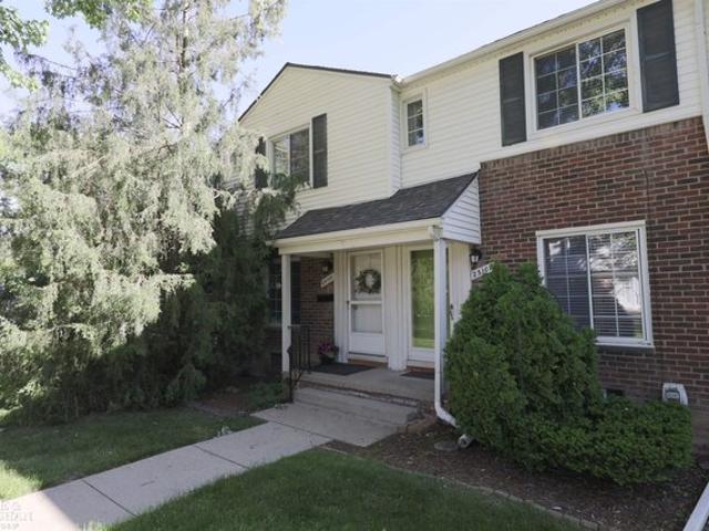 Townhouse for sale in Saint Clair Shores, Michigan