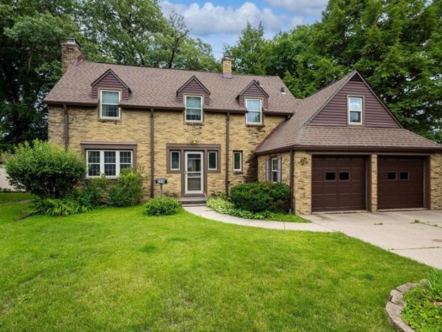 House for sale in Moline, Illinois