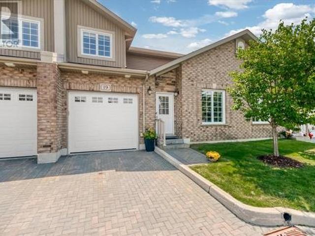 Townhouse for sale in Wanup, Ontario