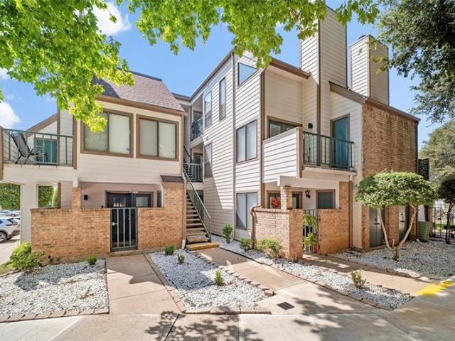 Condo for sale in Arlington, Texas
