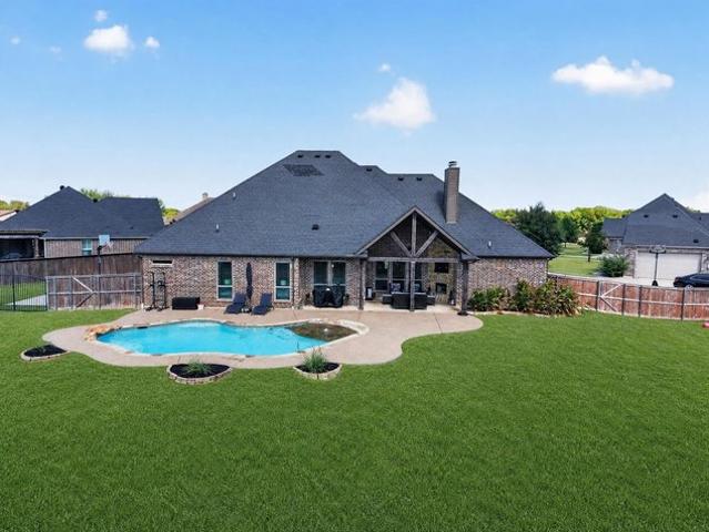 House for sale in Midlothian, Ellis County