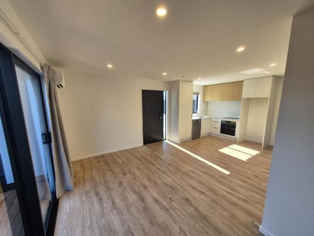 Townhouse for rent in Bryndwr, Canterbury