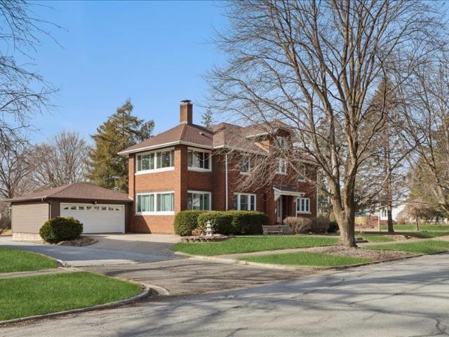 House for sale in Moline, Illinois
