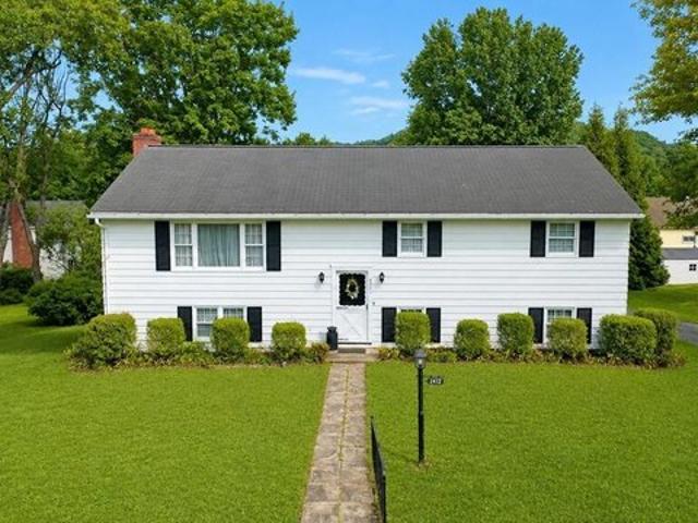 House for sale in Huntingdon, Pennsylvania