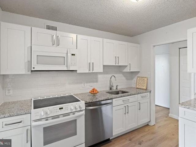 Condo for sale in Falls Church, Virginia