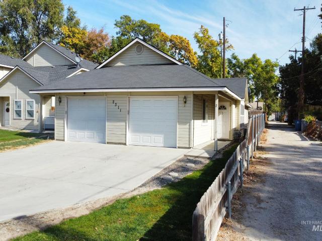 House for sale in Caldwell, Canyon County