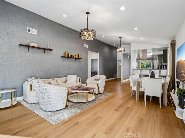 House for sale in Santa Clarita, Los Angeles County
