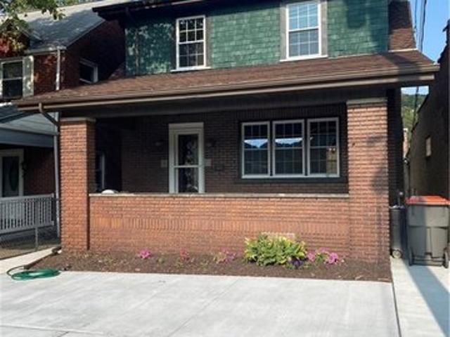 House for sale in Mount Washington, Beaver Falls