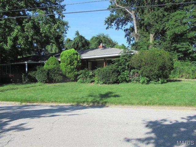 House for sale in Alton, Illinois
