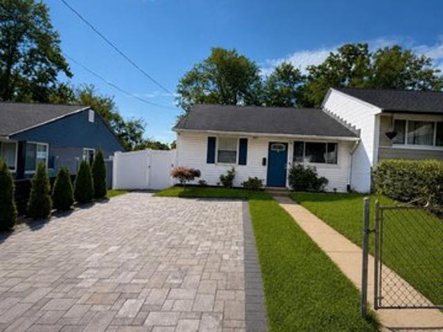 Townhouse for sale in Hyattsville, Maryland