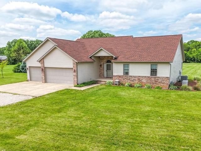 House for sale in Athens, Illinois