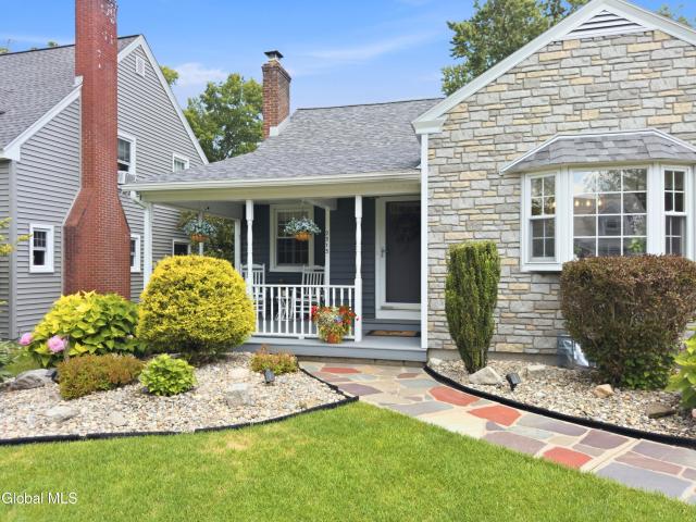 House for sale in Niskayuna, New York
