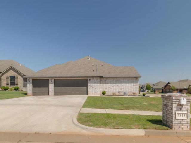 House for sale in Mustang, Oklahoma